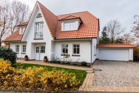 Schöner Wohnen 2.0 – Hochwertiges und individuelles Landhaus mit Doppelgarage!, 27753 Delmenhorst, Einfamilienhaus