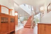 Diele - Individuelles Architektenhaus mit Wellnessbereich, Innenpool in ruhiger Lage m. parkähnlichem Garten